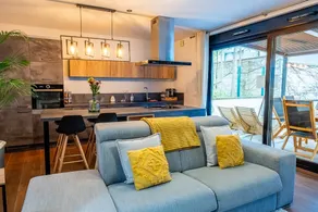 A Cozy Nest / Air conditioning. Terrace, 5 min to the center. Parking. - Image 4