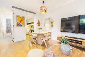 ★★★ SPACIOUS GARDEN GROUND FLOOR APARTMENT - Image 4
