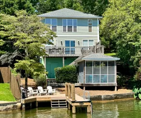 Fire table! Premier Location and Views! Lakefront! - Image 2