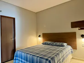 Cozy house, 1 en-suite and 2 bedrooms/office. - Image 4