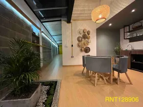 Modern house in the heart of Santa Rosa - Image 3