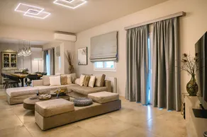 Daedalus Luxury Home - Seaview & Heated Pool - Image 3
