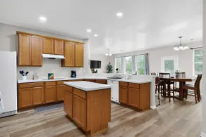 Family Craftsman Home King beds near to Everything - Image 3