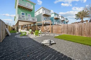 Cozy Coastal Cottage  - Image 3