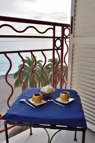 Le Provençal: 2 bedrooms, 2 bathrooms, air conditioning, beachfront - Image 5