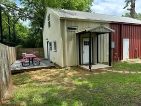 The Cozy Cottage - Private 3BR Guesthouse Near SFA - Image 2