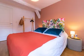 City-center duplex, family-friendly 4 BR, Wi-Fi - Image 2