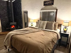 *Perfect Couples Getaway+Minutes to town+Hot-tub! - Image 4