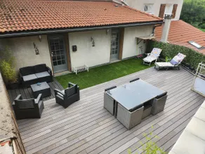 Independent private room with large terrace - Image 5