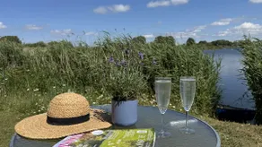 Cotswolds Lakes, Pools, Spa, Canoe, Nature, Family - Image 3