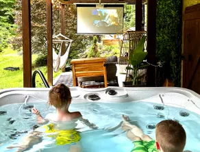 For Kids! Xbox-Playset-Mini golf-Movies in Hot tub - Image 4