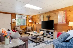 NO AirBnB Fees ! Spacious 1-bedroom, can sleep 6. - Image 3