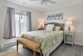 Oceanside Oasis - Stylish Condo Next to the Beach - Image 4