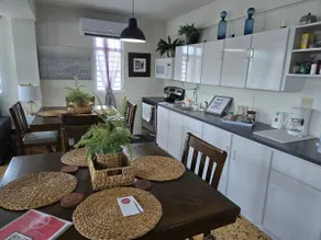 Magnolia 6 to 7 guests with a family atmosphere. - Image 2