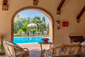 Villa Tulipano: swimming pool, patio, 3 bedrooms - Image 4