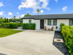 The Pass-Through | Brand New 2 | 1 Modern Villa - Image 2