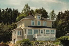 5-bedroom vacation home. - View of the St. Lawrence - Image 2