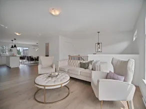 Cheerful, modern 3 -bedroom house - Image 2