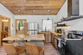 Luna - Romantic Luxury Couples Cabin with Hot Tub! - Image 5