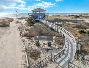 Spacious Beach Getaway! Private + Central Location - Image 5