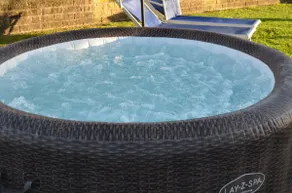 Relax on Lake Bracciano with a garden and barbecue - Image 2