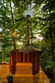 Off-Grid Cabin with Wood Fired Hot Tub. 4 Kayaks - Image 3