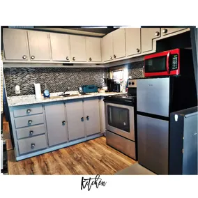 Marine Ship House, Modish 2 Bedroom 1Bath, Bombay - Image 2
