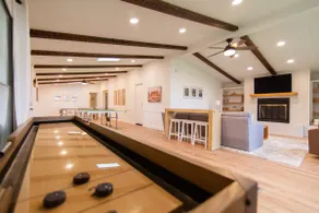 Lakefront 3 bedrooms with pool on 6 acres - Image 5
