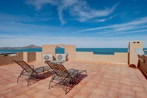 1 Min Walk to Beach Spacious Luxury Family Villa - Image 5