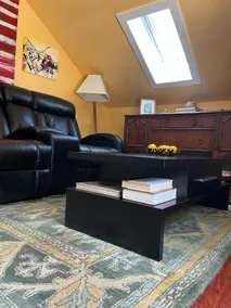 Cozy Brookside Getaway - Image 3