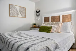 Beachside Villa, FirePit, BBQ Hammock Surfboard - Image 5