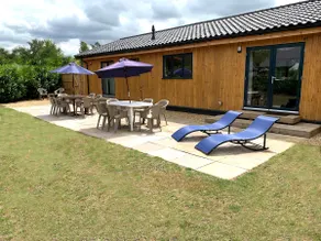 New build. Open plan. 4 all en suite Bedrooms. - Image 5