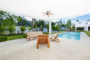Super villa in Playa Bonita with swimming pool and garden - Image 2