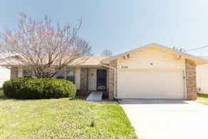 Comfy 3 bedrooms residential home close to Mercy - Image 2