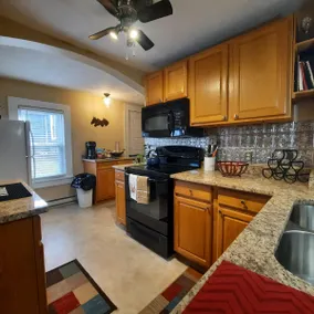 CLEAN! 2 Bed/2 Bath/Game Room - Image 5