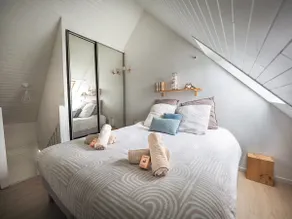 Renovated, balcony, parking, air conditioning, linens included - Image 4