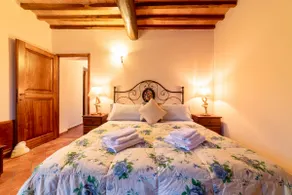 Podere Vergianoni immersed in Chianti with swimming pool - Image 4