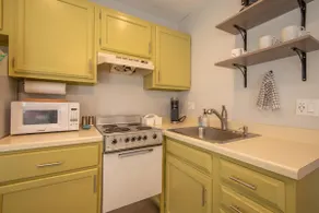 Retro Modern Retreat - Image 5