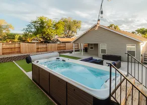 Luxury Downtown Getaway - Private 20ft Swim Spa - Image 5
