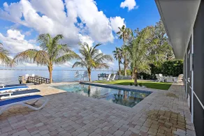 Sunrise Escape waterfront - pool heater avail - Image 2
