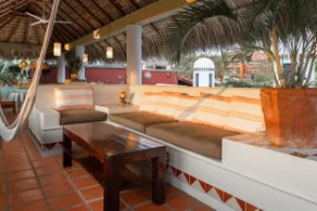 Hidden Gem! Charming 2 Bedroom Vacation Home! - Image 2