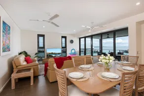 Darwin Water Lux Suites - 3 King Bed Balcony VIEWS - Image 3