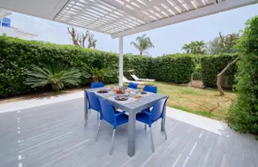 Scirocco, Holiday Home with garden and terrace ,100 mt from the sandy beach - Image 3