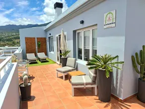 Apartment with ocean and mountain views. Penthouse - Image 2