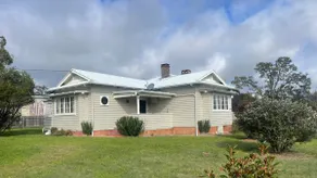 The Brown House Tenterfield - Image 2