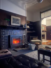 The Brown House Tenterfield - Image 4