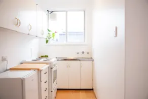Lovely one-bedroom apartment with parking - Image 3