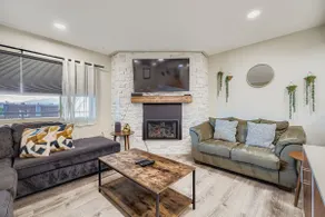 Lake View 3BR Sleeps 8 | Walk to Dillon Marina - Image 2