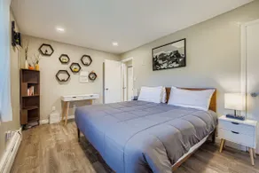 Lake View 3BR Sleeps 8 | Walk to Dillon Marina - Image 5