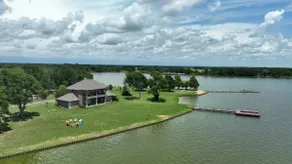 $1M+ Waterfront Villa - Image 4